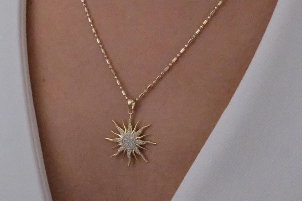 What Is a Statement Piece in Jewelry? Understanding the Power of Bold Accessories