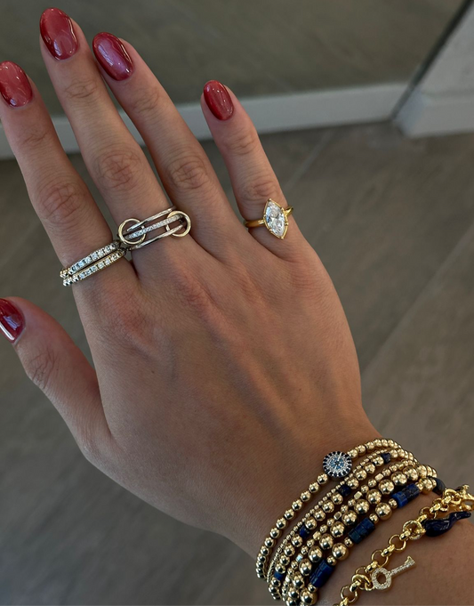 The Interlocked Stacked Ring