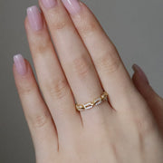 The Glimmer Chain Ring